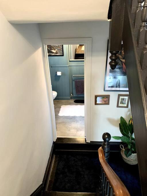 Chic Townhouse Near Tunnels Beaches Ильфракомб Экстерьер фото